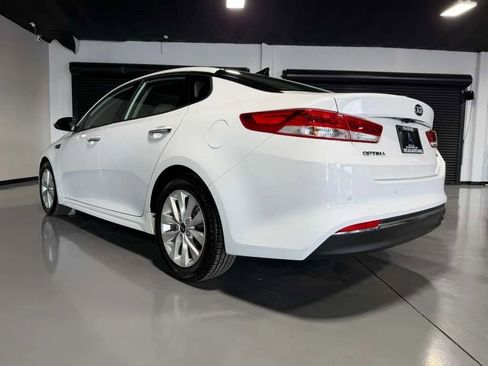 Used 2018 Kia Optima EX w/ Technology Package FWD image 6