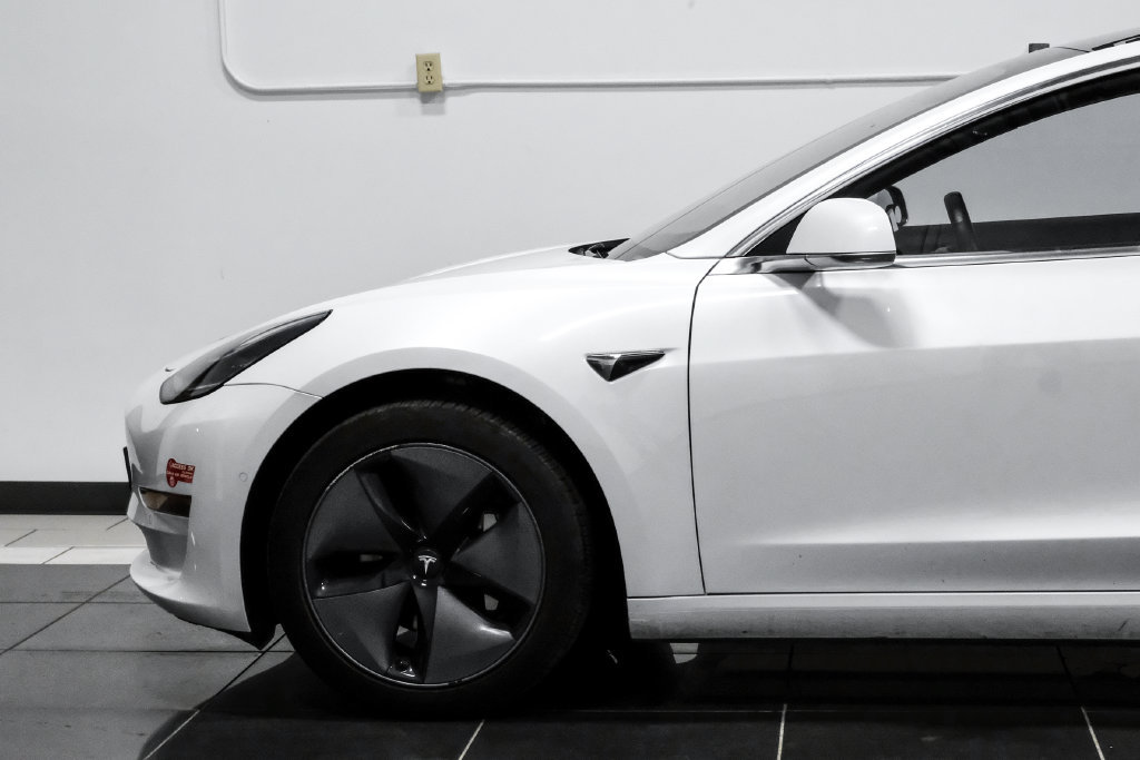 Used 2018 Tesla Model 3 Long Range RWD image 17