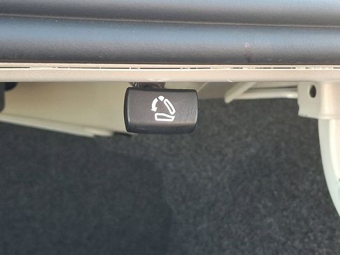 Certified 2025 Volkswagen Jetta Sport image 30