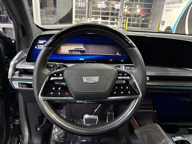 Certified 2026 Cadillac Vistiq Premium Luxury AWD/4WD image 18