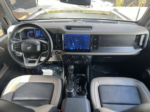 Used 2023 Ford Bronco Wildtrak image 34
