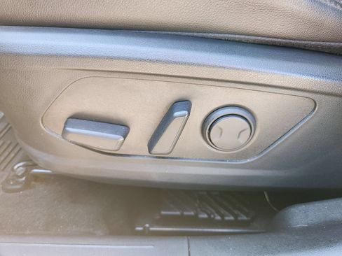 Used 2023 Hyundai Tucson Limited FWD image 17