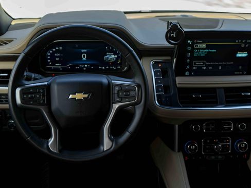 Used 2024 Chevrolet Suburban Premier w/ Premium Package 2 image 20