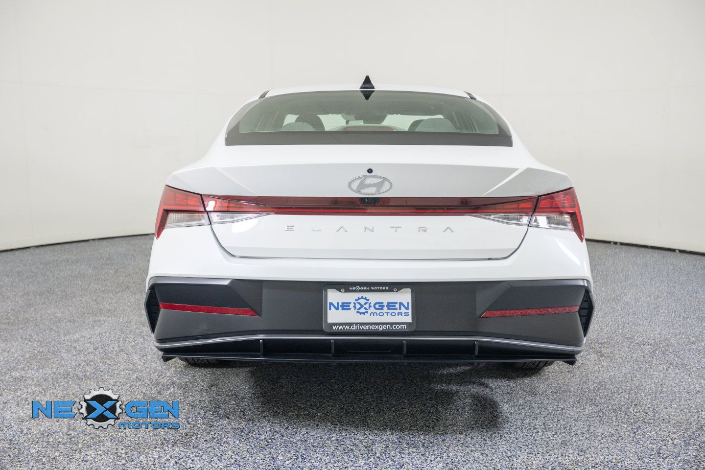 Used 2024 Hyundai Elantra SEL w/ Convenience Package FWD image 7