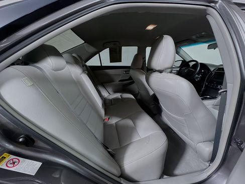 Used 2015 Toyota Camry LE image 33