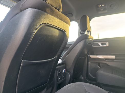 Used 2020 Ford Explorer XLT image 26