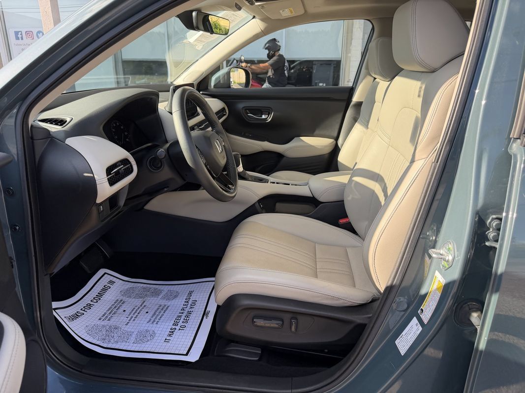 Used 2023 Honda HR-V EX-L image 15