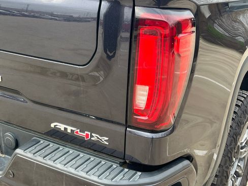 Used 2022 GMC Sierra 1500 AT4X image 14