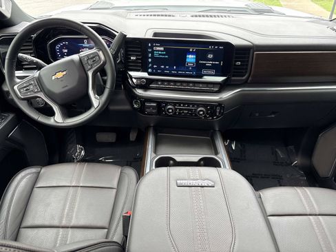 Used 2024 Chevrolet Silverado 2500 High Country w/ High Country Premium Package AWD/4WD image 29