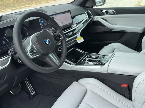 New 2026 BMW X5 sDrive40i w/ M Sport Package image 9