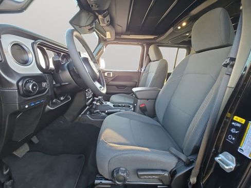 Used 2025 Jeep Wrangler Unlimited Sahara w/ Safety Group image 10