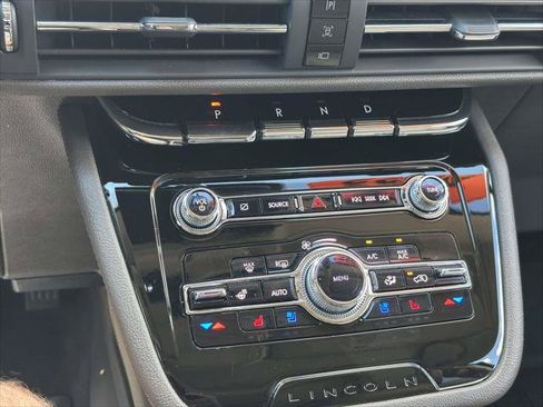 Used 2022 Lincoln Corsair AWD w/ Premium Package image 28