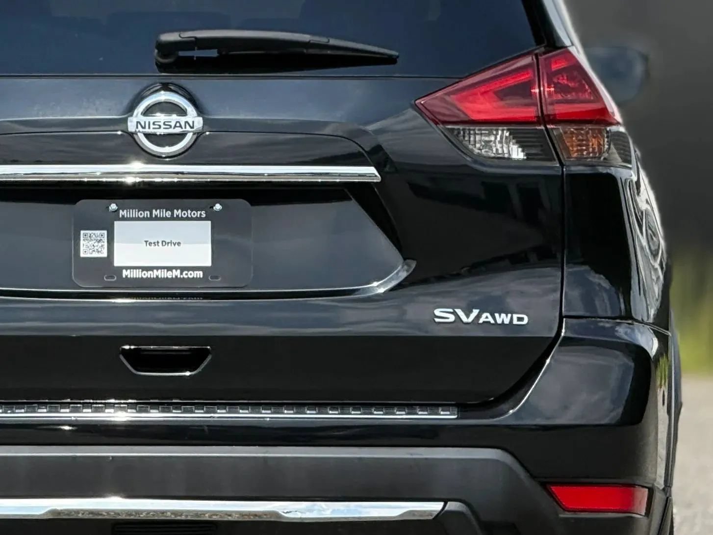 Used 2018 Nissan Rogue SV AWD/4WD image 14
