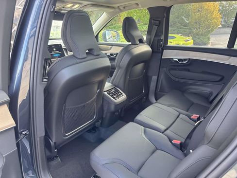 Used 2026 Volvo XC90 B5 Plus w/ Protection Package Premier AWD/4WD image 28