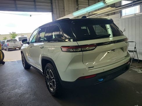 Used 2022 Jeep Grand Cherokee Trailhawk AWD/4WD image 2
