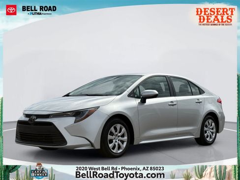Used 2025 Toyota Corolla LE FWD image 1