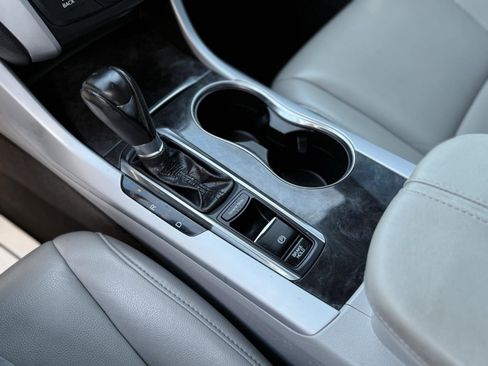 Used 2019 Acura TLX image 43