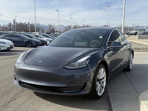 Used 2018 Tesla Model 3 Long Range image 3