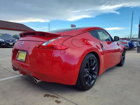 Used 2015 Nissan 370Z Coupe image 4