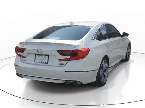 Used 2019 Honda Accord Touring image 6