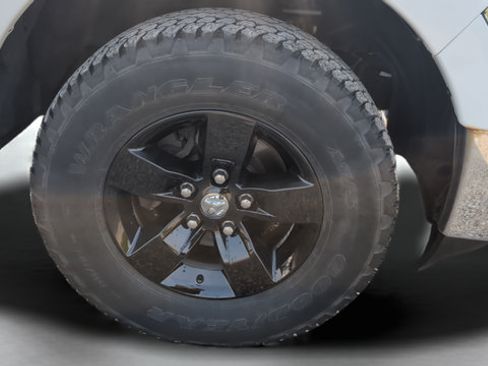Used 2021 RAM 1500 Classic SLT AWD/4WD image 28