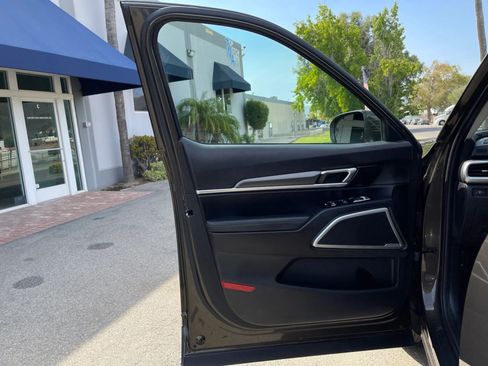Used 2021 Kia Telluride S FWD image 17