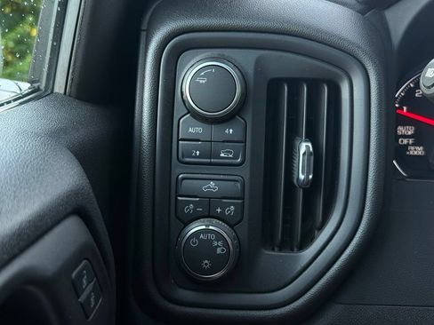 Used 2022 Chevrolet Silverado 1500 Custom AWD/4WD image 20