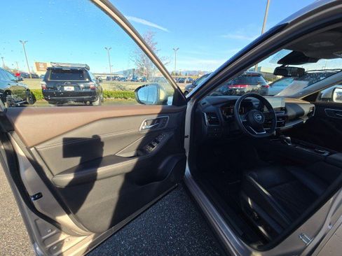 Used 2023 Nissan Rogue Platinum w/ Platinum Premium Package image 22