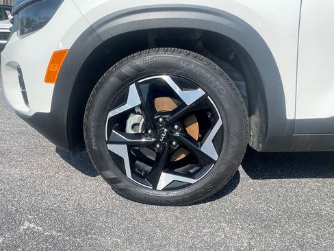 Used 2025 Kia Seltos S image 29