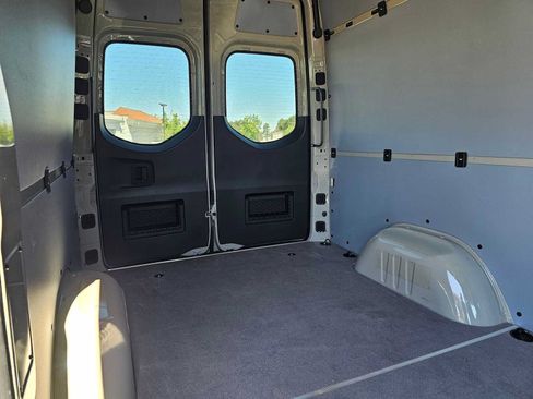 Used 2026 Mercedes-Benz Sprinter 2500 image 13