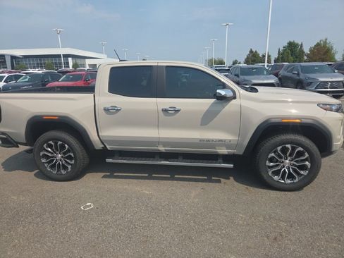 Used 2026 GMC Canyon Denali AWD/4WD image 5