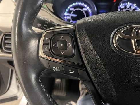 Used 2013 Toyota Avalon Limited image 25