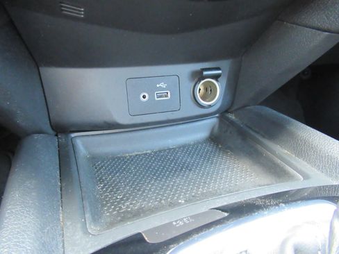 Used 2020 Nissan Rogue S FWD image 26
