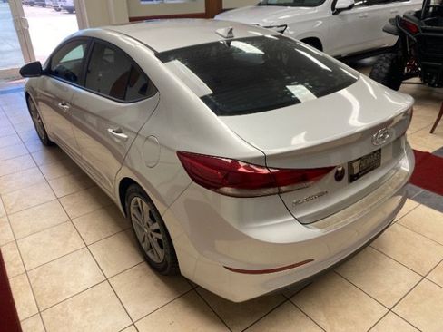 Used 2017 Hyundai Elantra Value Edition FWD image 4