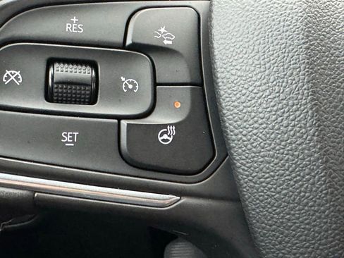 Used 2021 Buick Encore GX Essence w/ Advanced Technology Package FWD image 23