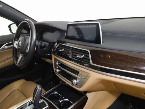 Used 2020 BMW 745e xDrive image 54