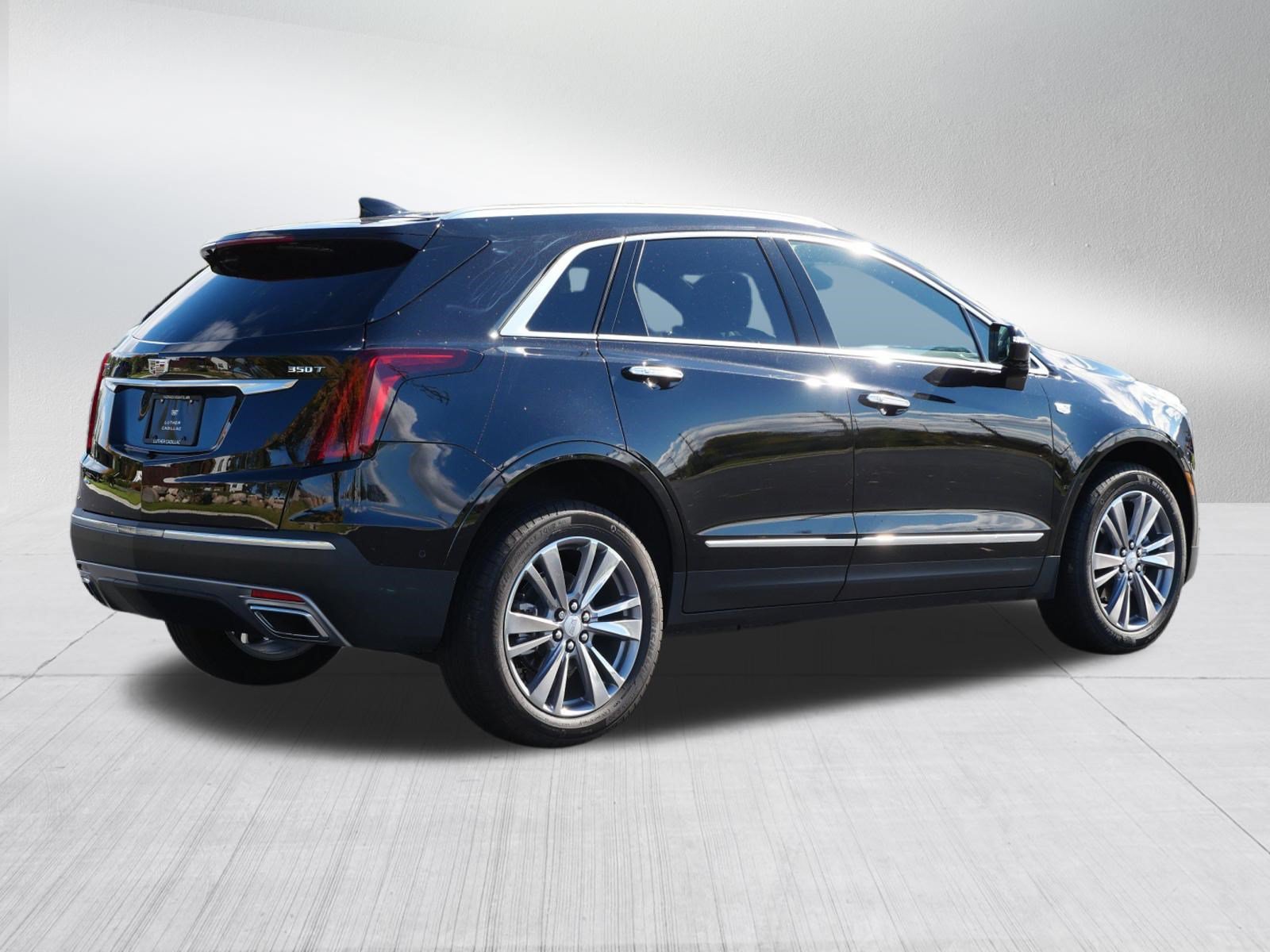 Used 2026 Cadillac XT5 Premium Luxury w/ LPO, Floor Liner Package AWD/4WD image 7