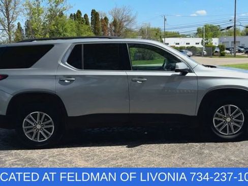Used 2023 Chevrolet Traverse LT FWD image 9