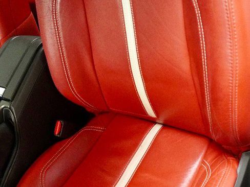 Used 2010 Ford Mustang GT image 4