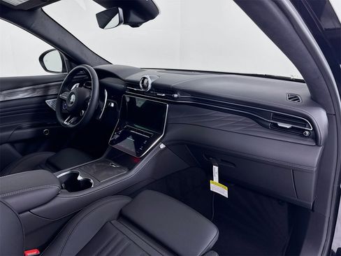 New 2025 Maserati Grecale GT image 29