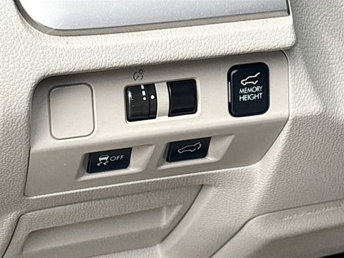 Used 2015 Subaru Forester 2.5i Limited image 10