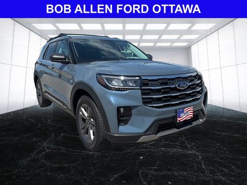 Used 2025 Ford Explorer Active w/ Active Comfort Package AWD/4WD image 8