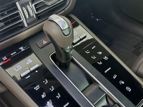 Used 2023 Porsche Macan image 20