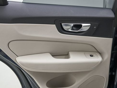 Certified 2023 Volvo XC60 B6 Ultimate w/ Protection Package Premier AWD/4WD image 19