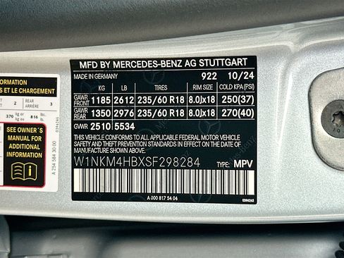 Used 2025 Mercedes-Benz GLC 300 4MATIC image 34