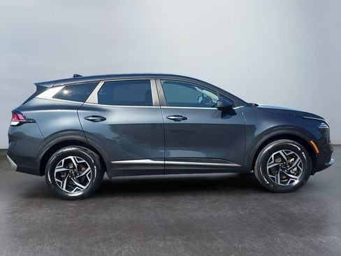 Used 2025 Kia Sportage LX AWD/4WD image 6