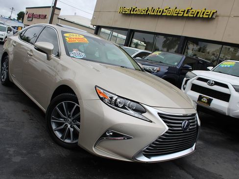 Used 2018 Lexus ES 300h image 41