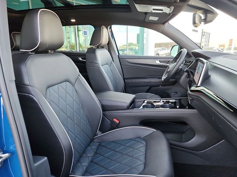 Used 2025 Volkswagen Atlas Cross Sport SEL Premium R-Line image 15