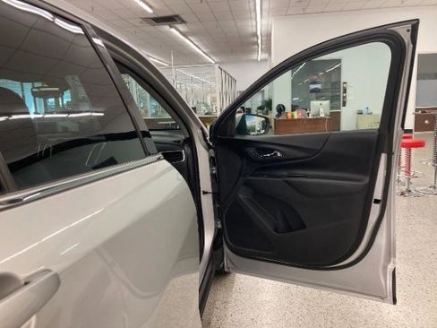 Used 2019 Chevrolet Equinox LT FWD image 35