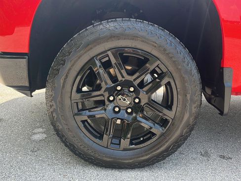 Used 2024 Chevrolet Silverado 1500 Custom Trail Boss w/ Turbomax Blackout Package AWD/4WD image 9